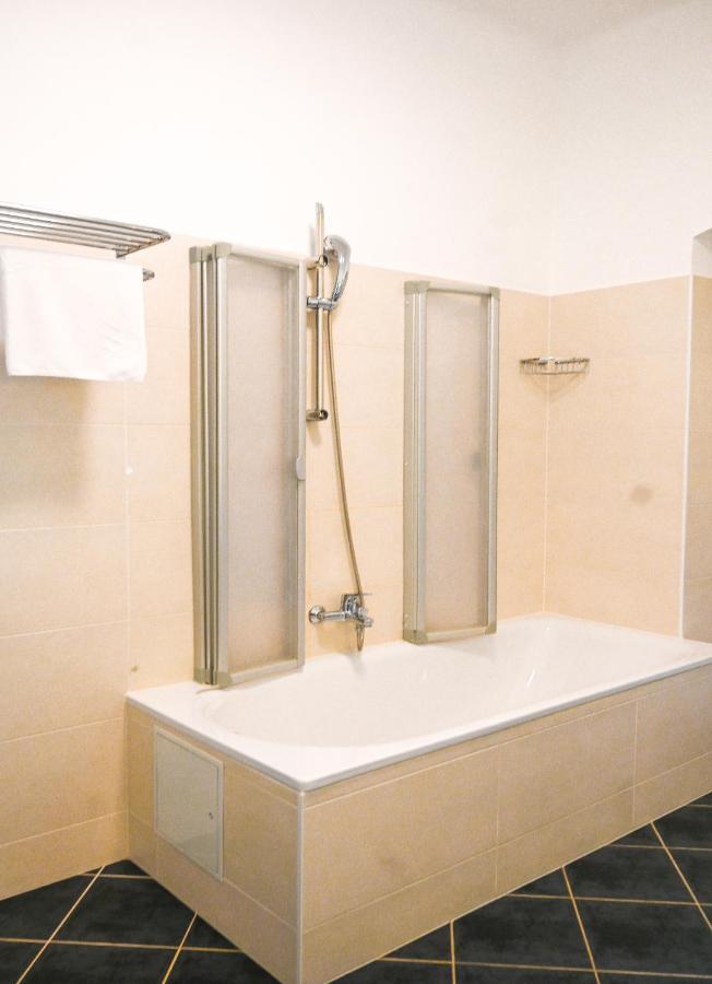 Highlight Suite Donaustadt Вена Экстерьер фото